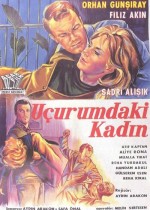 Uçurumdaki Kadın afişi